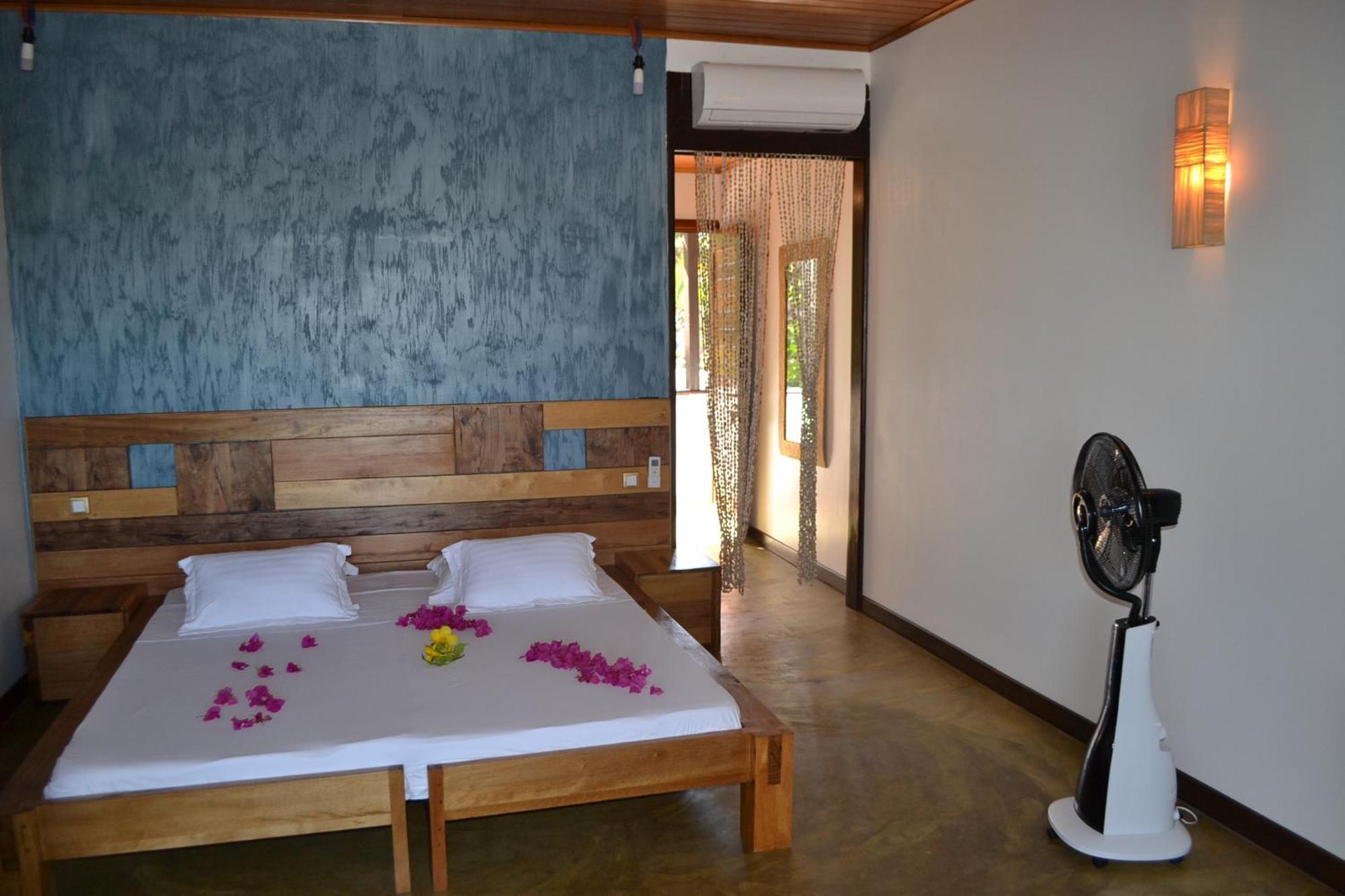 Kily House Hotel Morondava Exterior photo